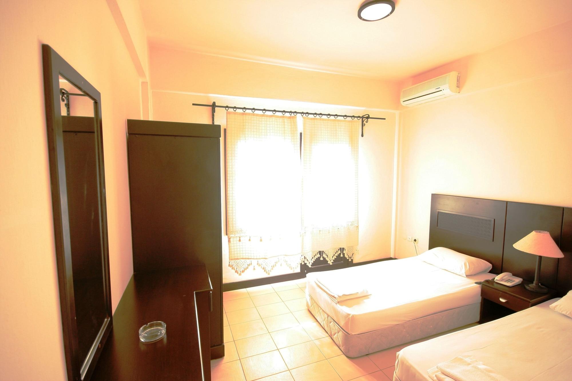 Safir Hotel Bitez Extérieur photo