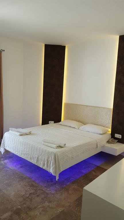 Safir Hotel Bitez Extérieur photo