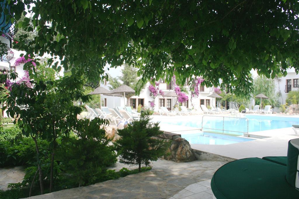 Safir Hotel Bitez Extérieur photo